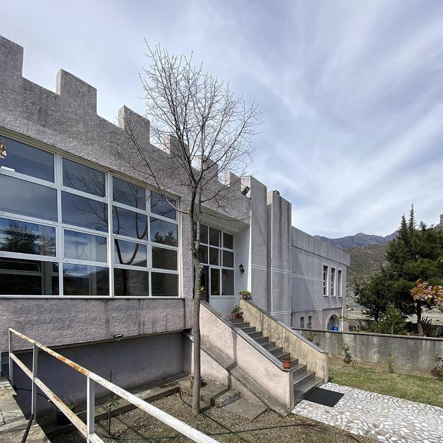 Agroturizem Hotel Vila Franceze Koman Экстерьер фото