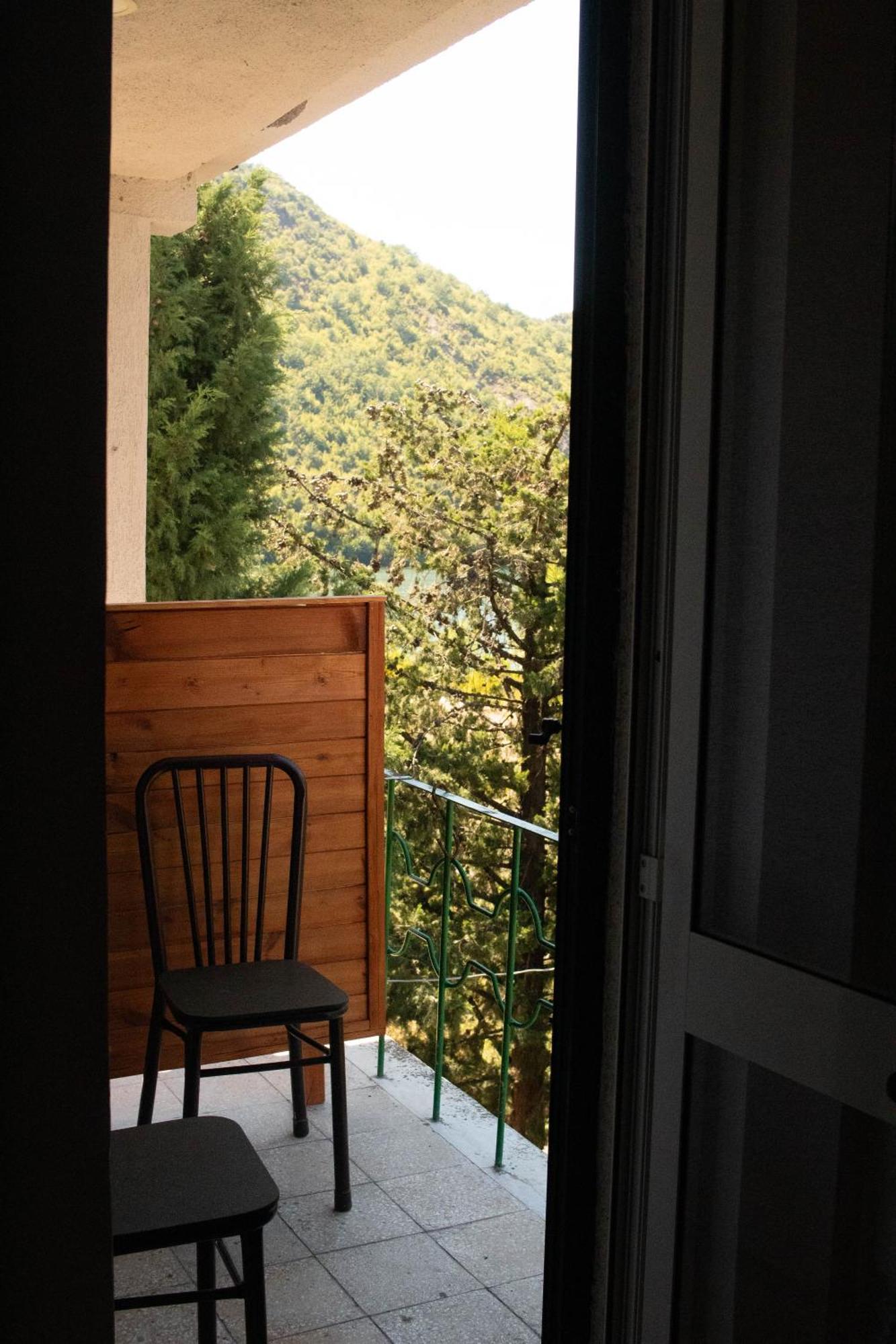 Agroturizem Hotel Vila Franceze Koman Экстерьер фото